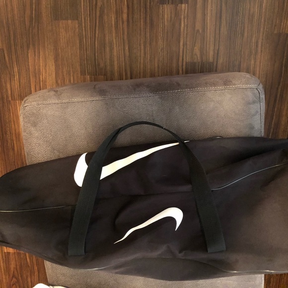Nike Bat Bag - Picture 4 of 7
